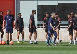 Caparrós, durante el entrenamiento de este viernes