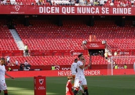 Las protestas dejan vacía la grada del Sánchez-Pizjuán en el Sevilla - Real Madrid