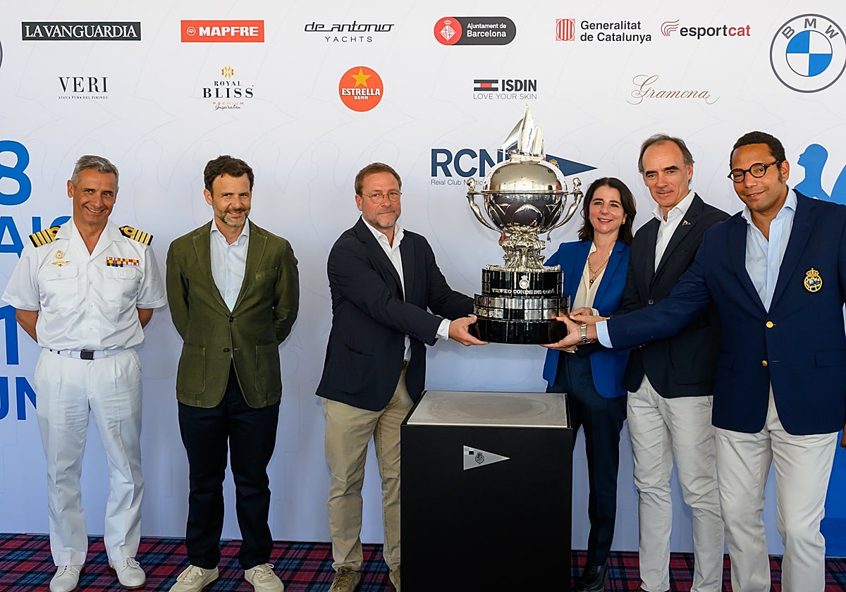 De izquierda a derecha Emilio Aceña Medina, Joan Balaguer, Gonzalo Sanjuan, Ana Godó, Jordi Puig y Pablo Garriga