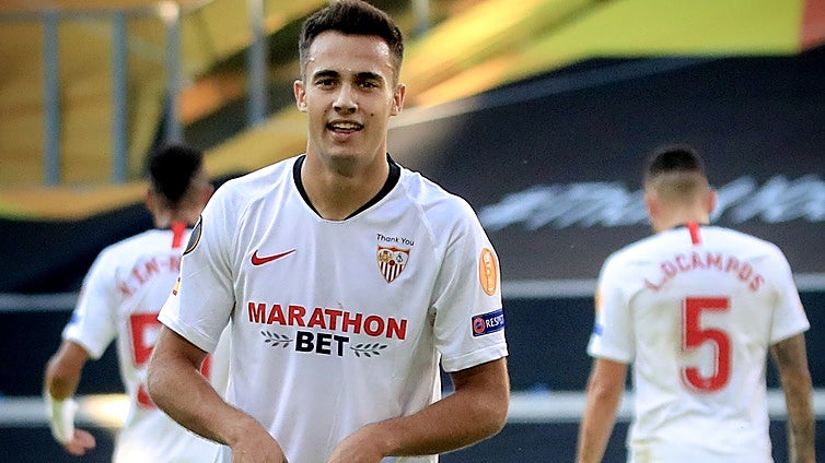 Sergio Reguilón, en plena celebración de la Europa League, se acuerda del Sevilla: «He ganado una jugando todos los partidos»
