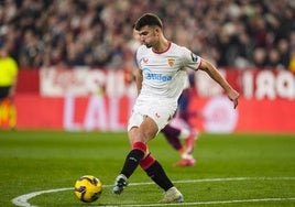 Kike Salas, investigado por apuestas ilegales, convocado para el Europeo sub-21
