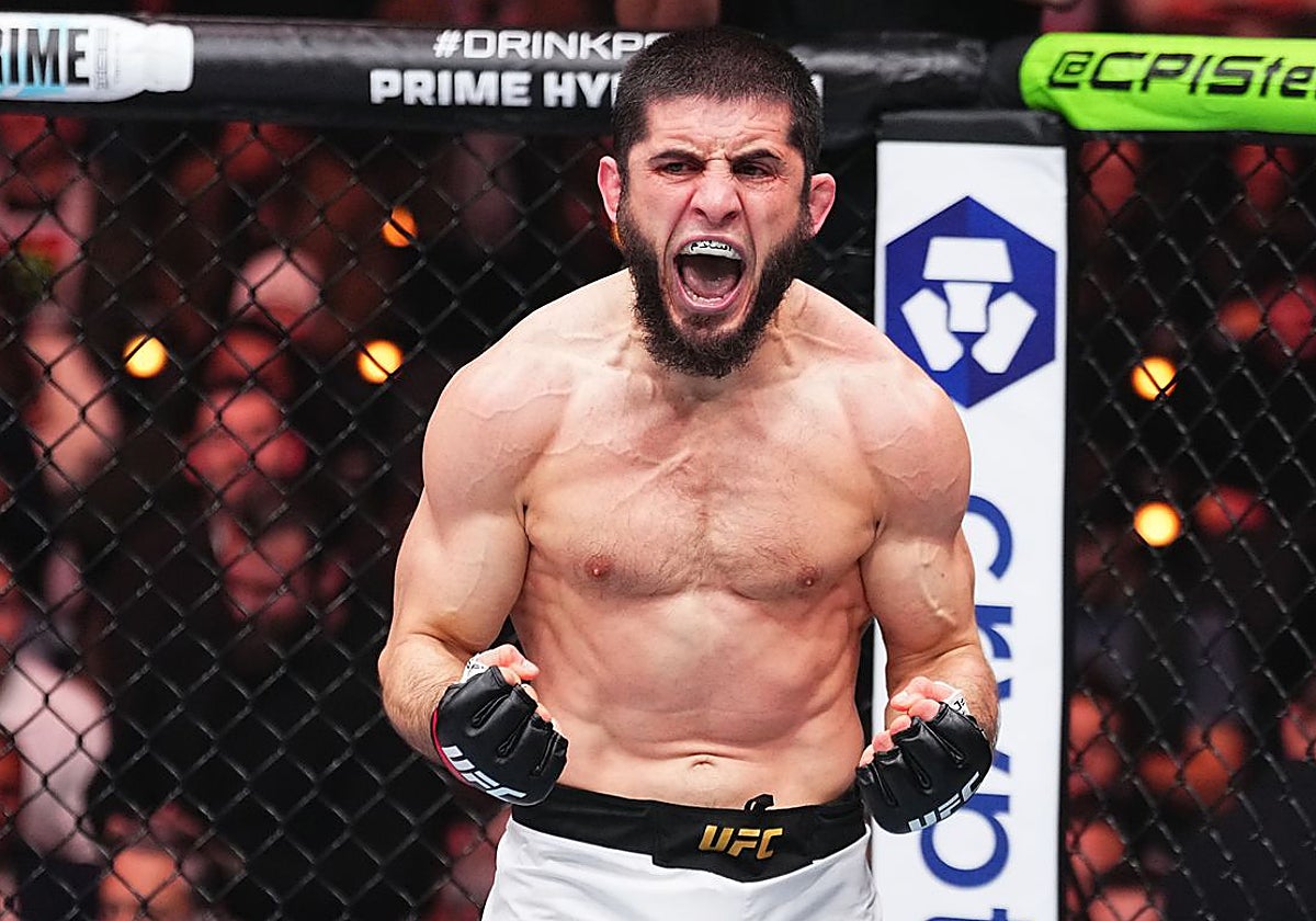 Islam Makhachev celebra una victoria