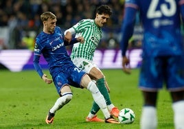 Sin acuerdo con el Betis, el Atlético de Madrid lidera la carrera por Johnny Cardoso