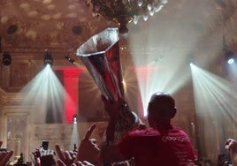 Monchi recuerda la Europa League ganada en Budapest: «El más querido»