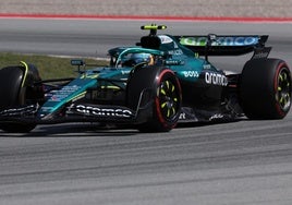Alonso rueda sobre el asfalto de Montmeló