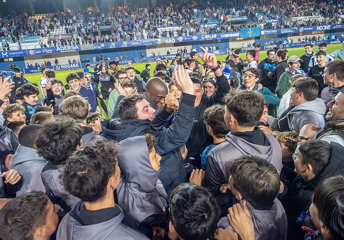 El ascenso a Primera RFEF del Real Avilés, el equipo de los mil nombres al que se ha enganchado Bizarrap
