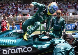 Por fin puntúa Alonso: acaba noveno en el dominio avasallador de McLaren