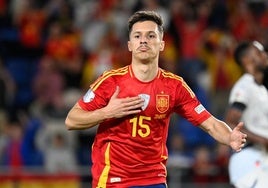Bryan Zaragoza vistiendo la camiseta de la selección española