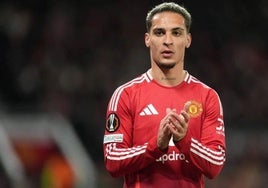 Antony, en un partido con el Manchester United