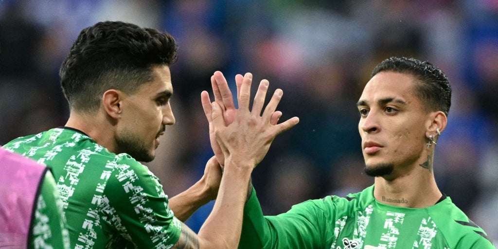 Antony le comunica al manchester united que su prioridad es seguir en el betis