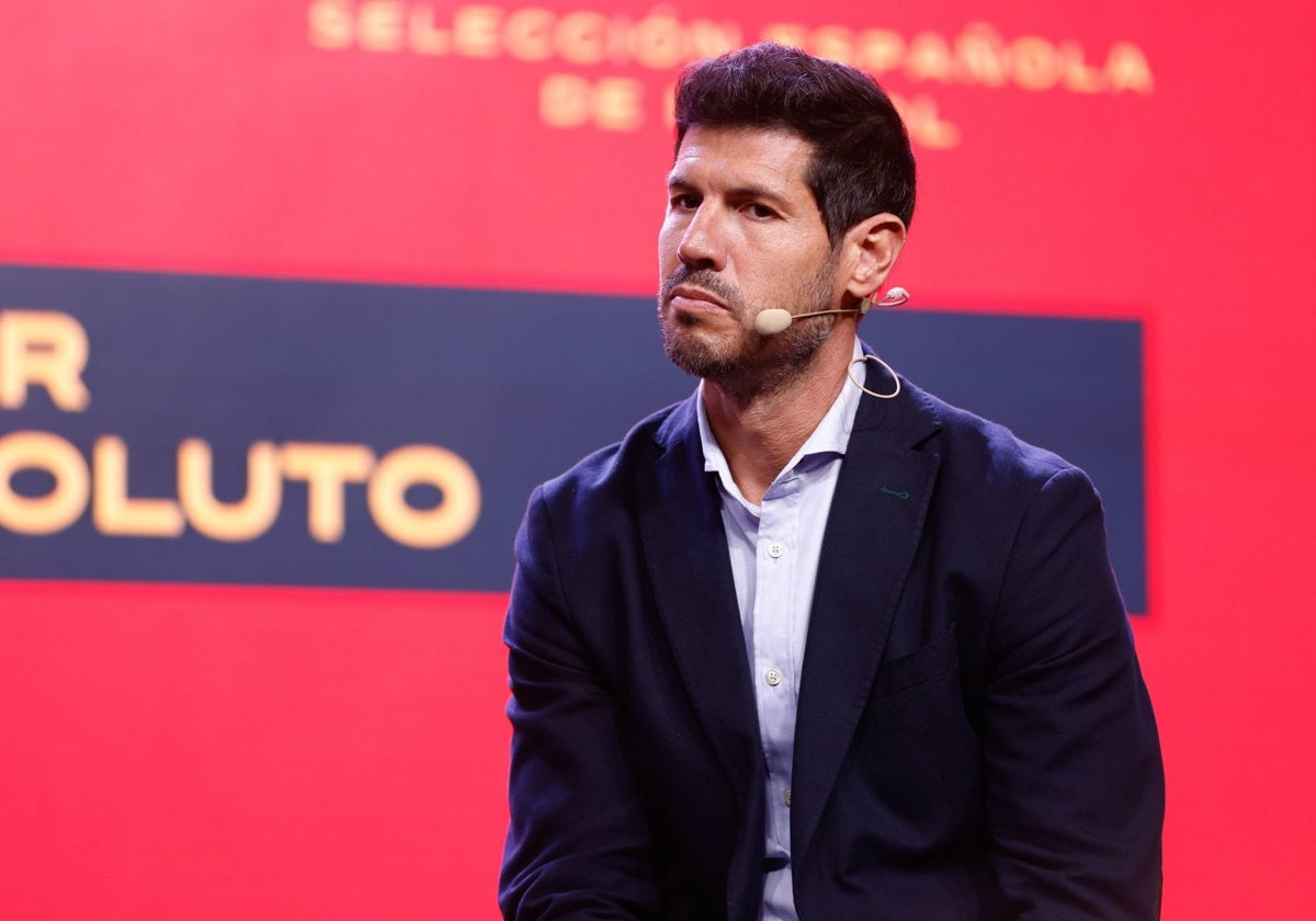 Albert Luque, en una comparecencia como director deportivo de la selección española de fútbol