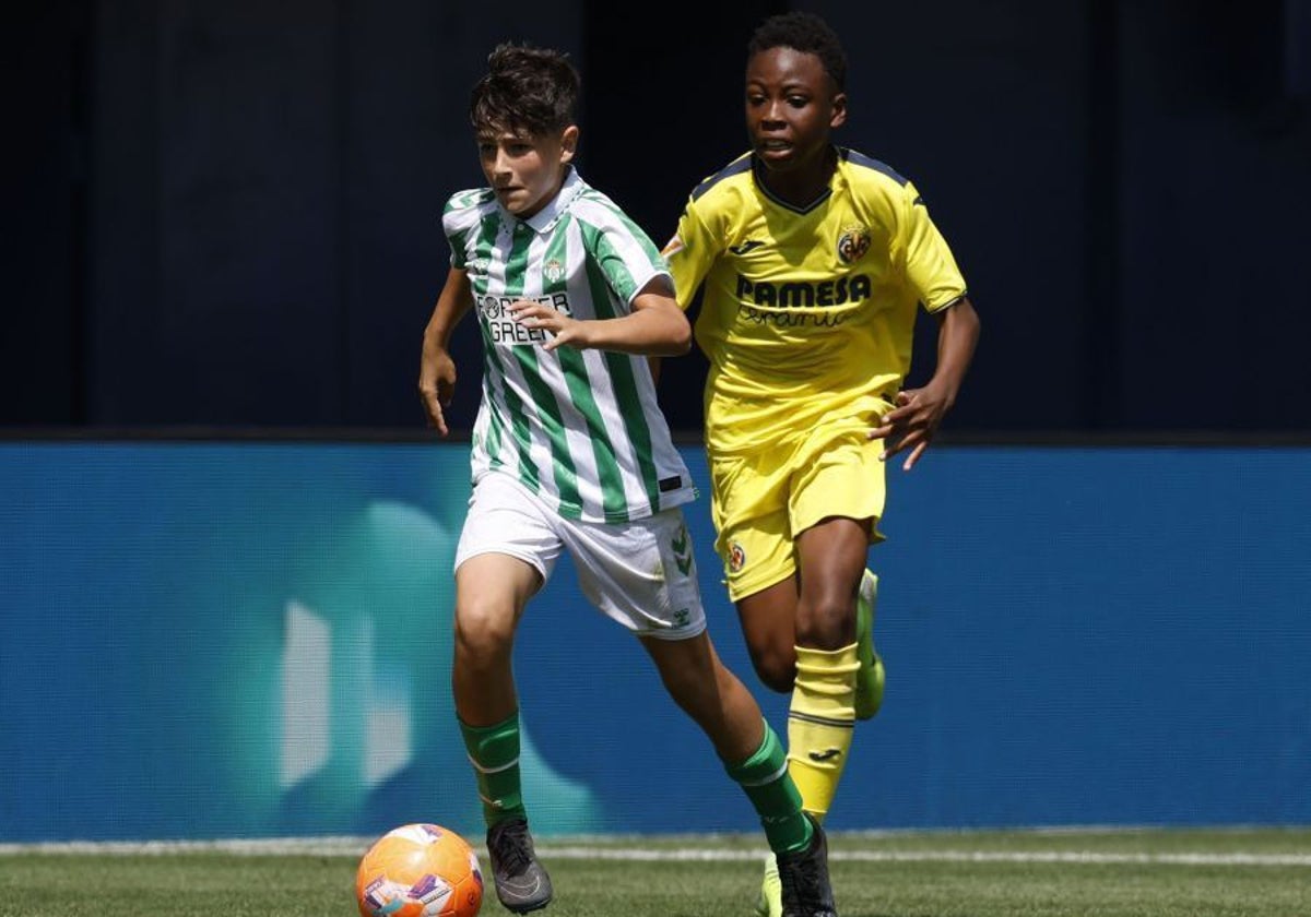 Imagen del partido de LaLiga Futures entre el Villarreal y el Betis