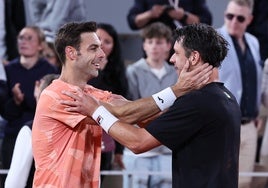 Marcel Granollers y Horacio Zeballos celebran el triunfo en Roland Garros