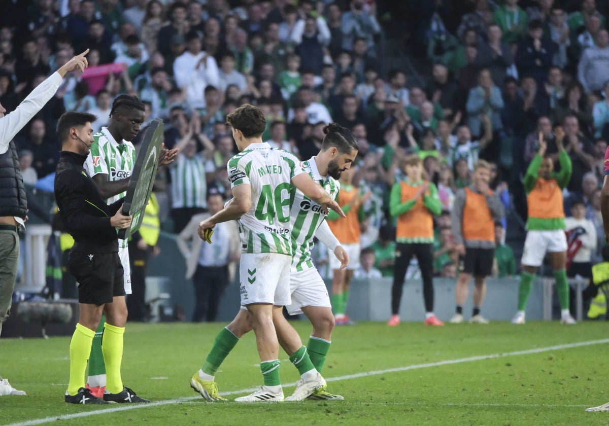 Isco sustituye a Mateo Flores en el Betis-Barcelona de LaLiga 24-25