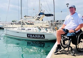 Cuatro deportistas discapacitados, patroneados por Arturo Montes, harán la subida a vela del Guadalquivir