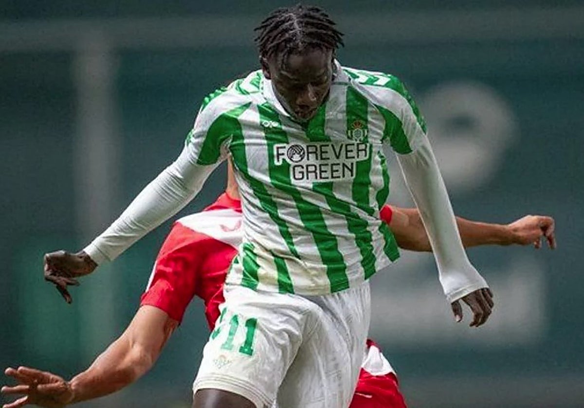 Souleymane Faye en un partido con el Betis Deportivo
