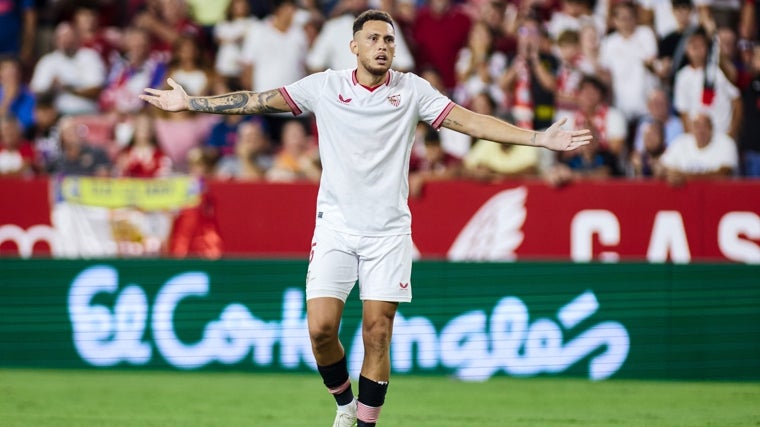 Lucas Ocampos en un partido en el Ramón Sánchez-Pizjúan