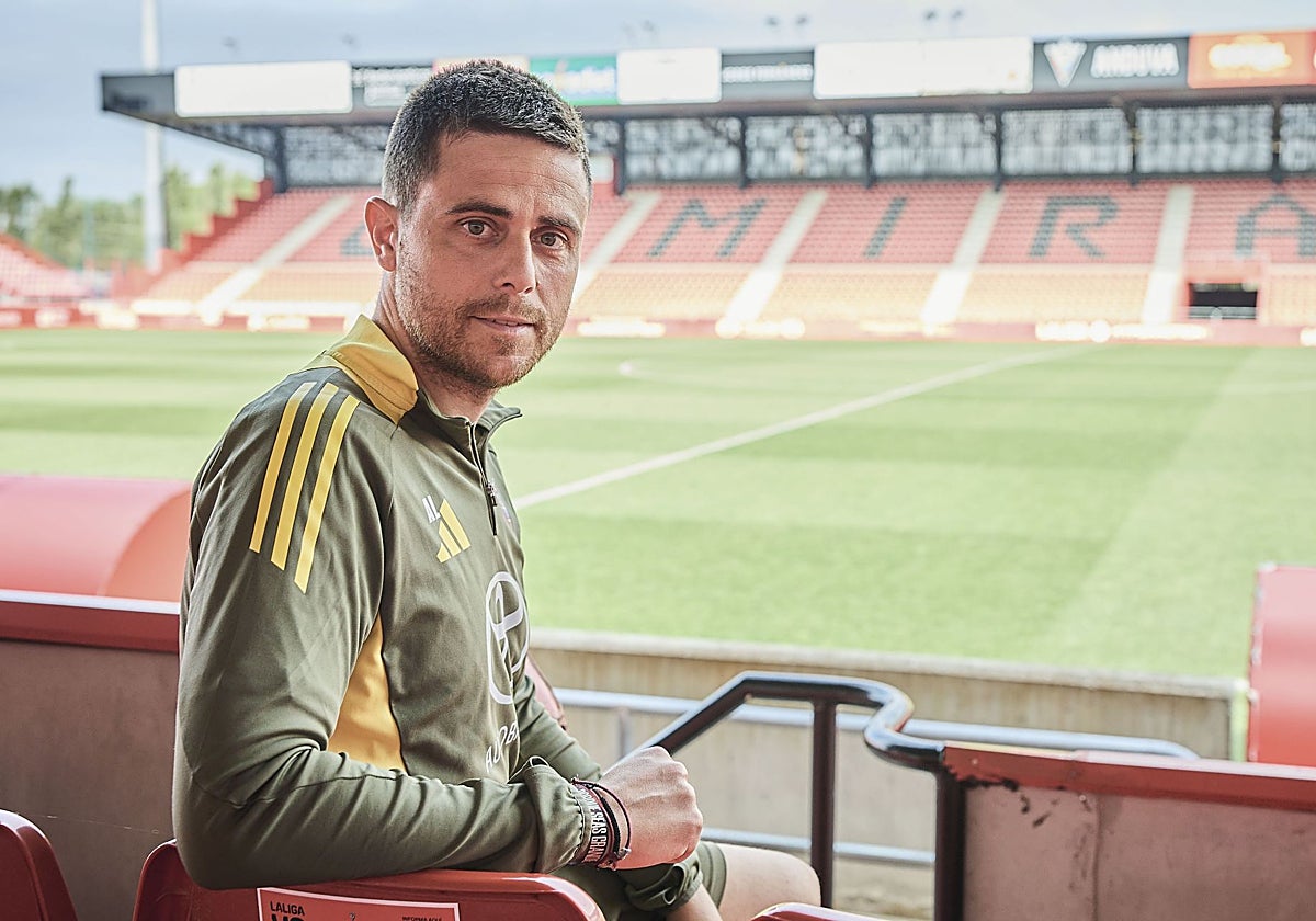 Alessio Lisci, entrenador del Mirandés, en Anduva, estadio del equipo