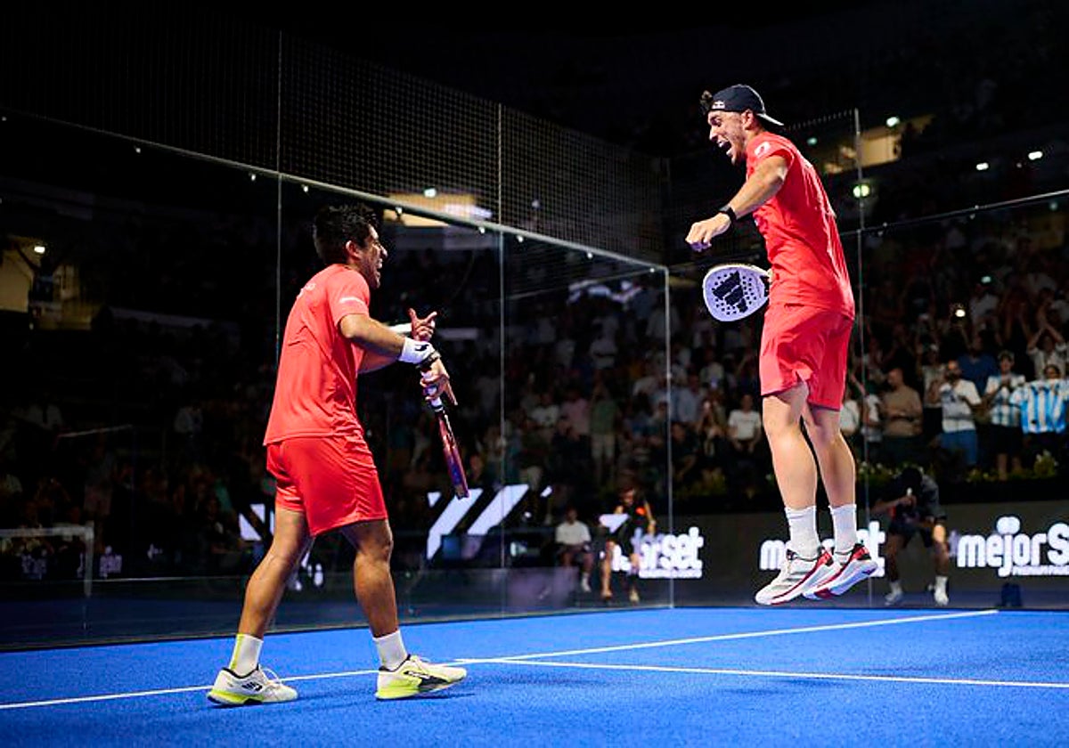 Fede Chingotto y Alejandro Galán celebran el título conseguido en el Major de Roma