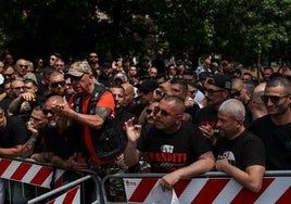 Diez años de cárcel para los líderes ultras de Milan e Inter: encargaron asesinatos, se adueñaron del estadio y causaron temor en San Siro