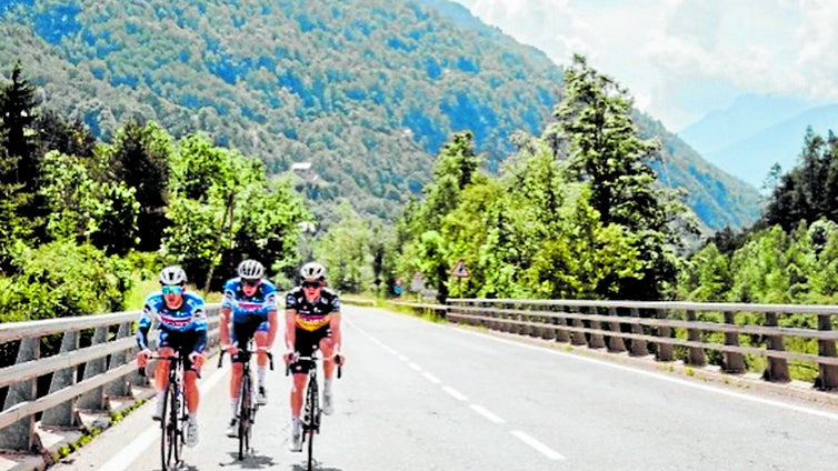 El ciclismo busca oxígeno legal a 2.300 metros de altitud