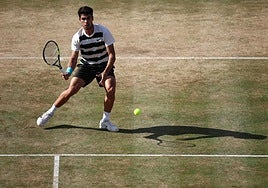 Dónde ver en televisión y online Alcaraz - Bautista y a qué hora empieza el partido de semifinales de Queen's hoy
