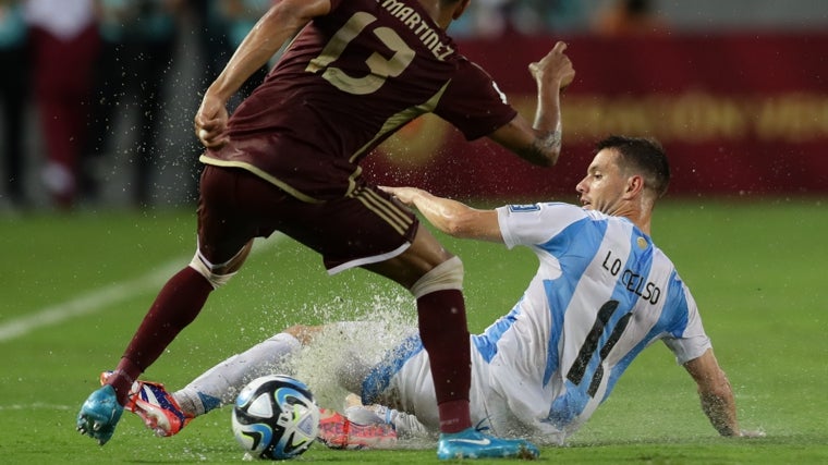 Lo Celso, en un partido con Argentina.