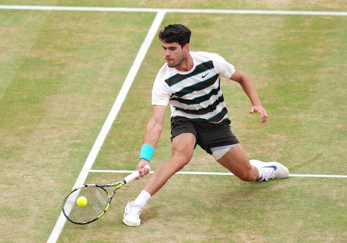 Carlos Alcaraz, durante la final de Queen's