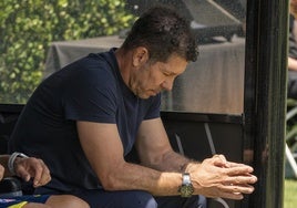El Atlético se centra en su luto y se olvida de polémicas: «Es un problema más del equipo que de los árbitros»