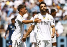 Asencio se retira del terreno de juego mientras Arda Güler le muestra su apoyo