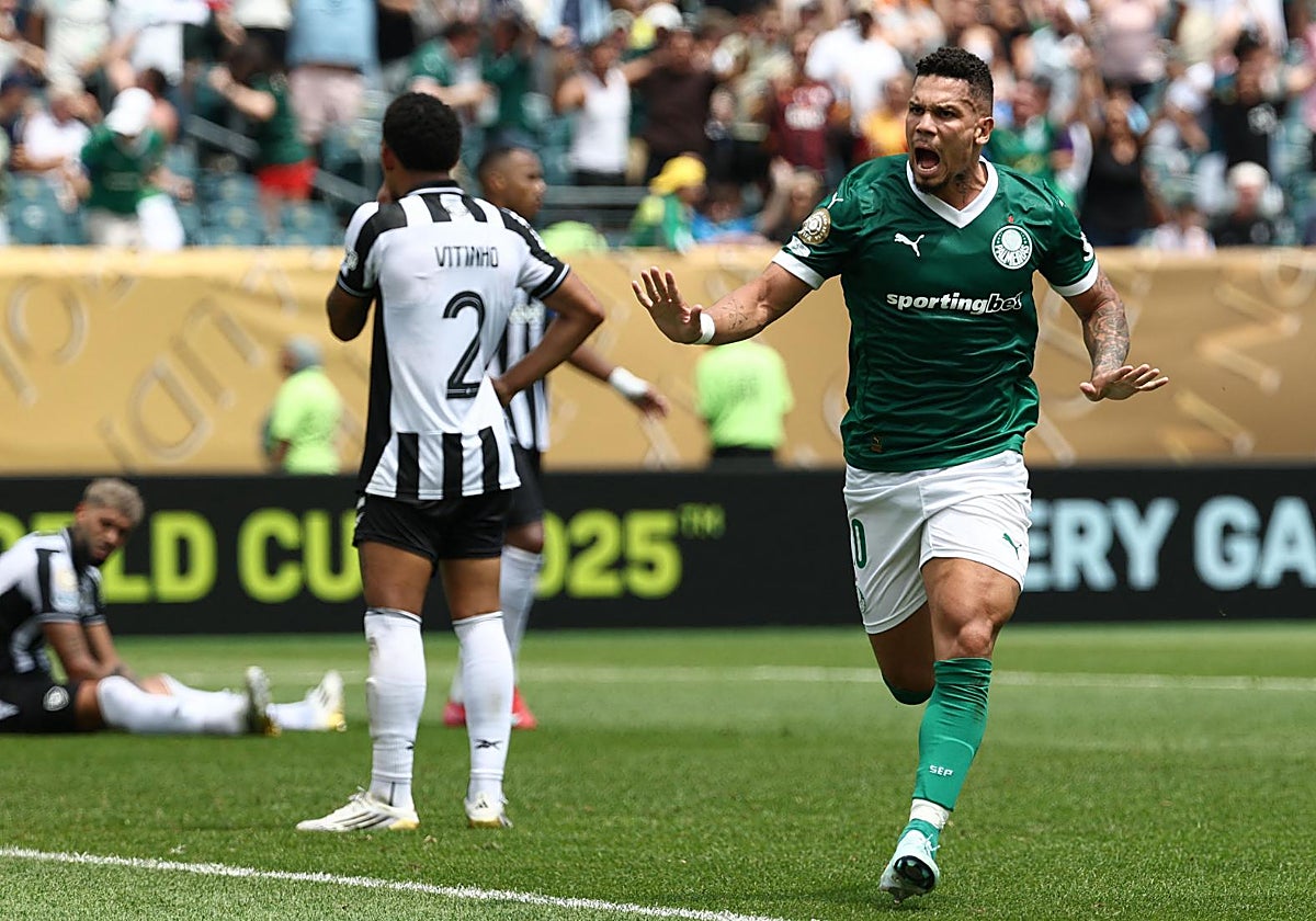 Paulinho celebra el gol de la victoria de Palmeiras sobre Botafogo