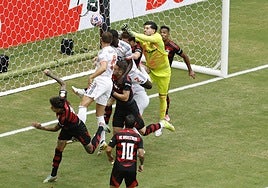 El Bayern baja a la tierra al Flamengo de Filipe Luís