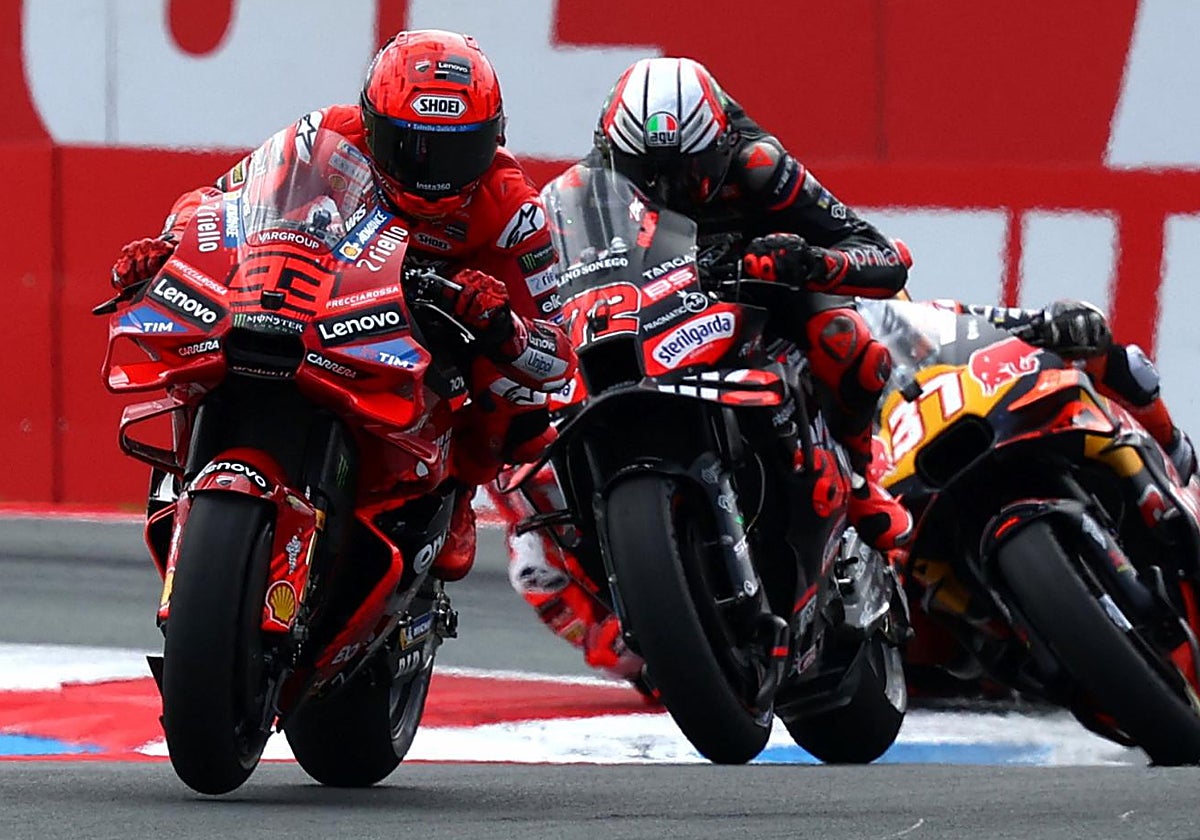 Marc Márquez, por delante de Marc Bezzecchi