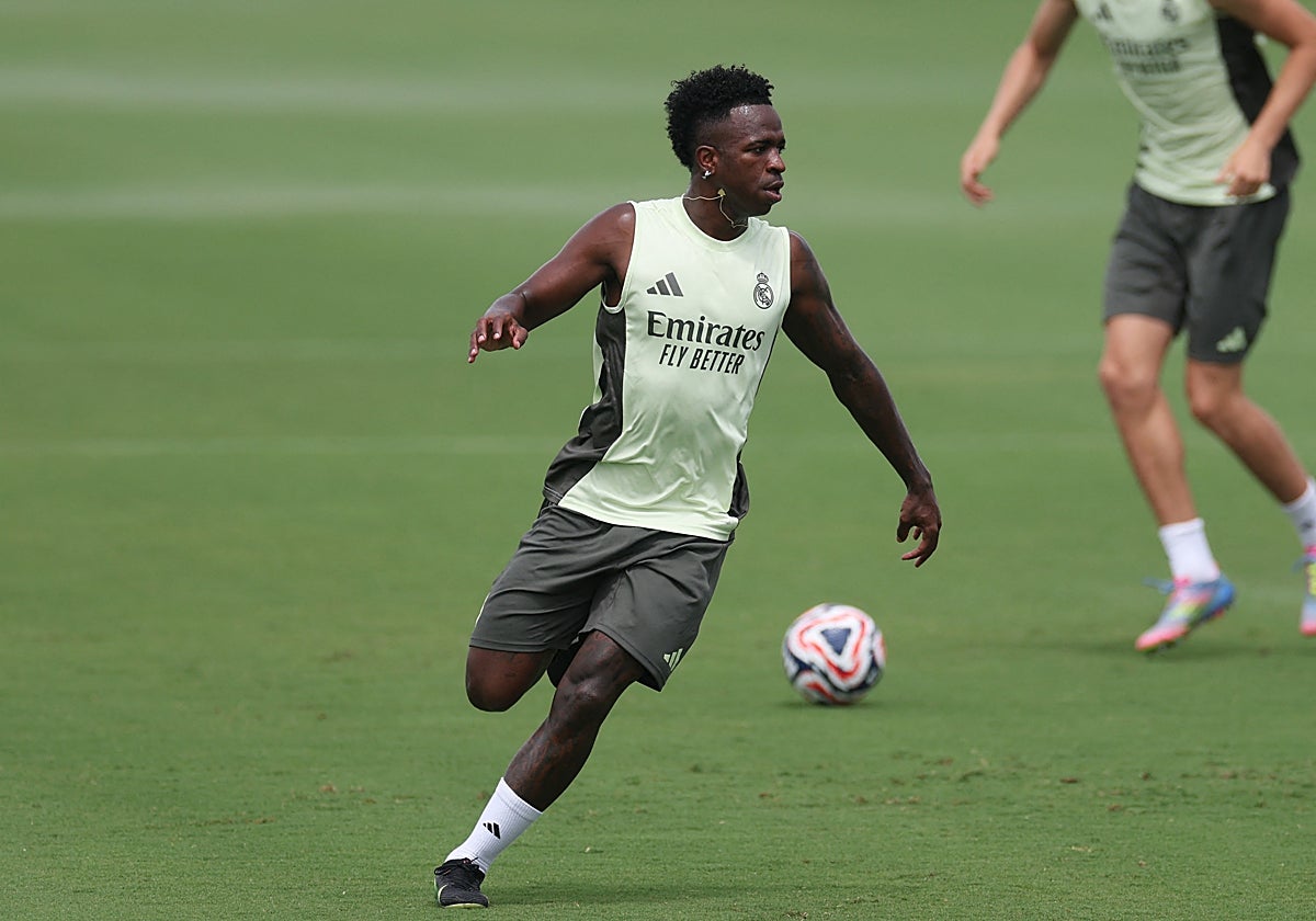 Vinicius, en el entrenamiento del lunes previo al Real Madrid - Juventus