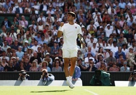 Carlos Alcaraz, durante su partido ante Oliver Tarvet