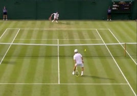¿Vacilada o genialidad? El golpe de fantasía en Wimbledon que da la vuelta al mundo
