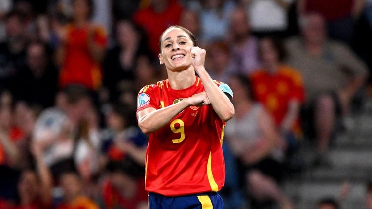 Esther González, goles a pares