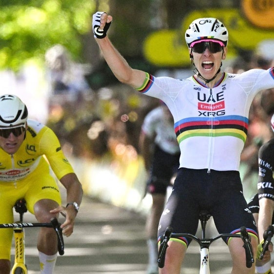 Pogacar se impone a Van der Poel y Vingegaard