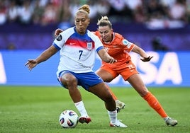 Lauren James durante el partido