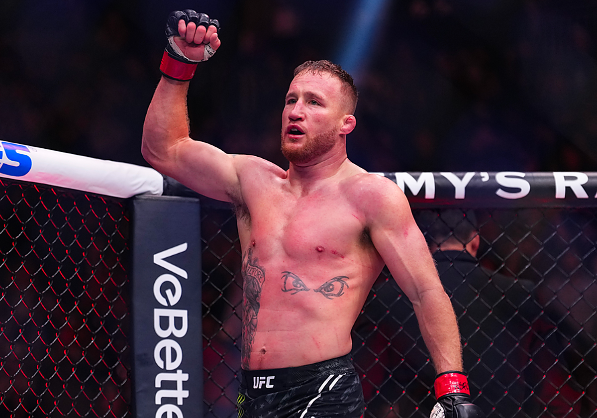 Justin Gaethje celebra una victoria