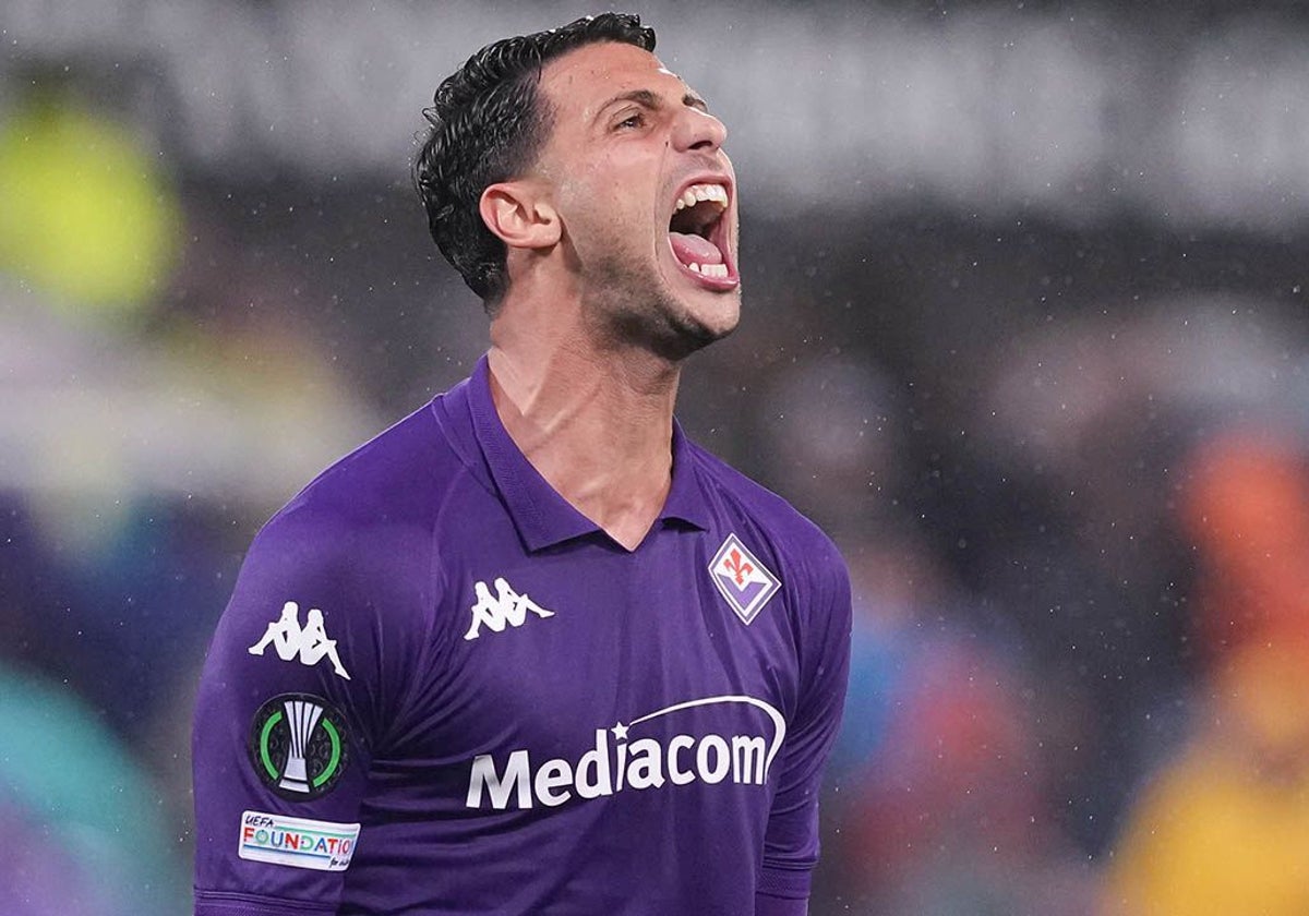Mandragora celebra un gol con la Fiorentina