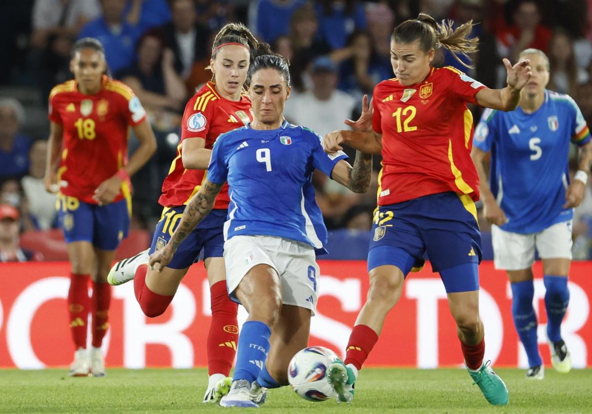 Patri y Piemonte pugna por el balón