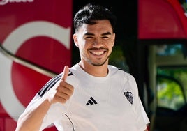 Alfon, titular en el primer once de Almeyda en el Sevilla FC, y Suazo, en Portugal con sus compañeros