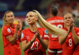 Alisha Lehmann,durante el partido que Suiza disputó ante Finlandia