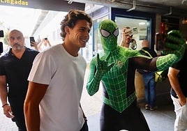 Riquelme aterriza en Sevilla