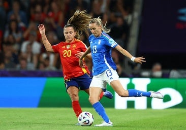 Claudia Pina: «Mentiría si no dijera que somos uno de los equipos fuertes de esta Eurocopa»