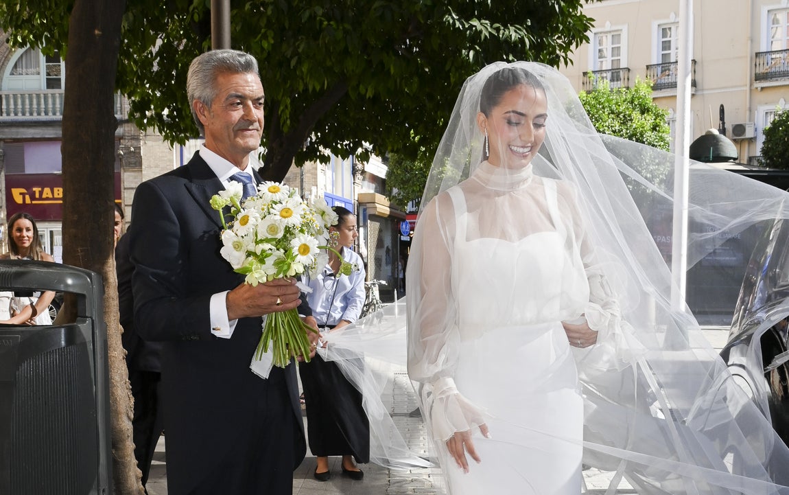 La boda de Fabián Ruiz en la iglesia del Salvador de Sevilla, en imágenes