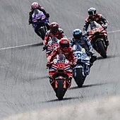 Marc Márquez doma rivales y neumáticos para sumar su undécimo triunfo al esprint