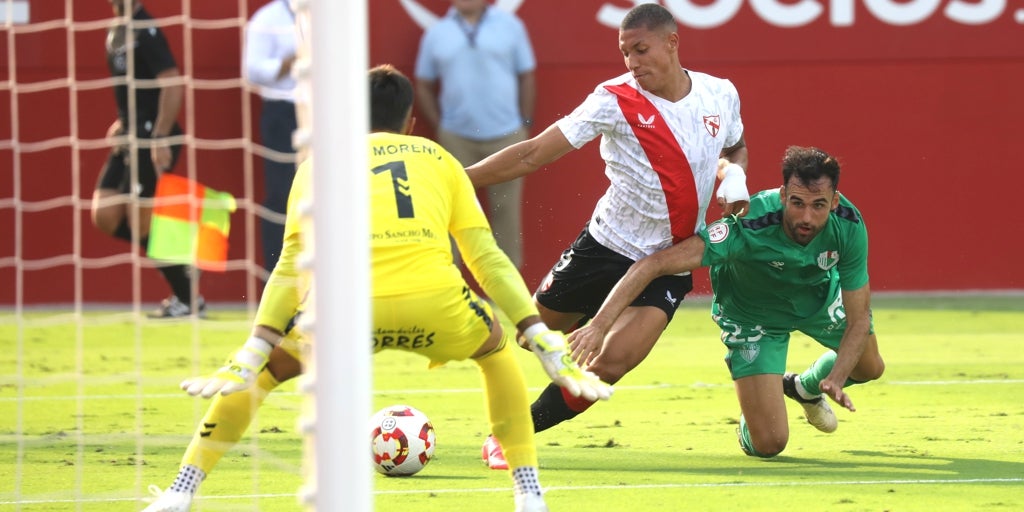 Michu, director deportivo del Burgos CF, sobre el posible fichaje de Mateo Mejía: «Es una posibilidad bastante real»