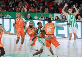 La renuncia del CB Morón a la vacante del Covirán en Primera FEB abre una puerta al Baloncesto Sevilla